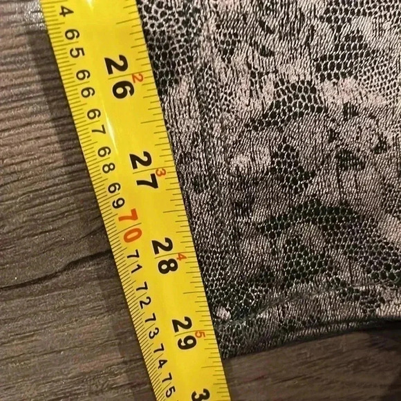 [W26L29]Black Orchid by Julien.J Low Rise Skinny Denim Metallic  Floral NWOT - Picture 6 of 8